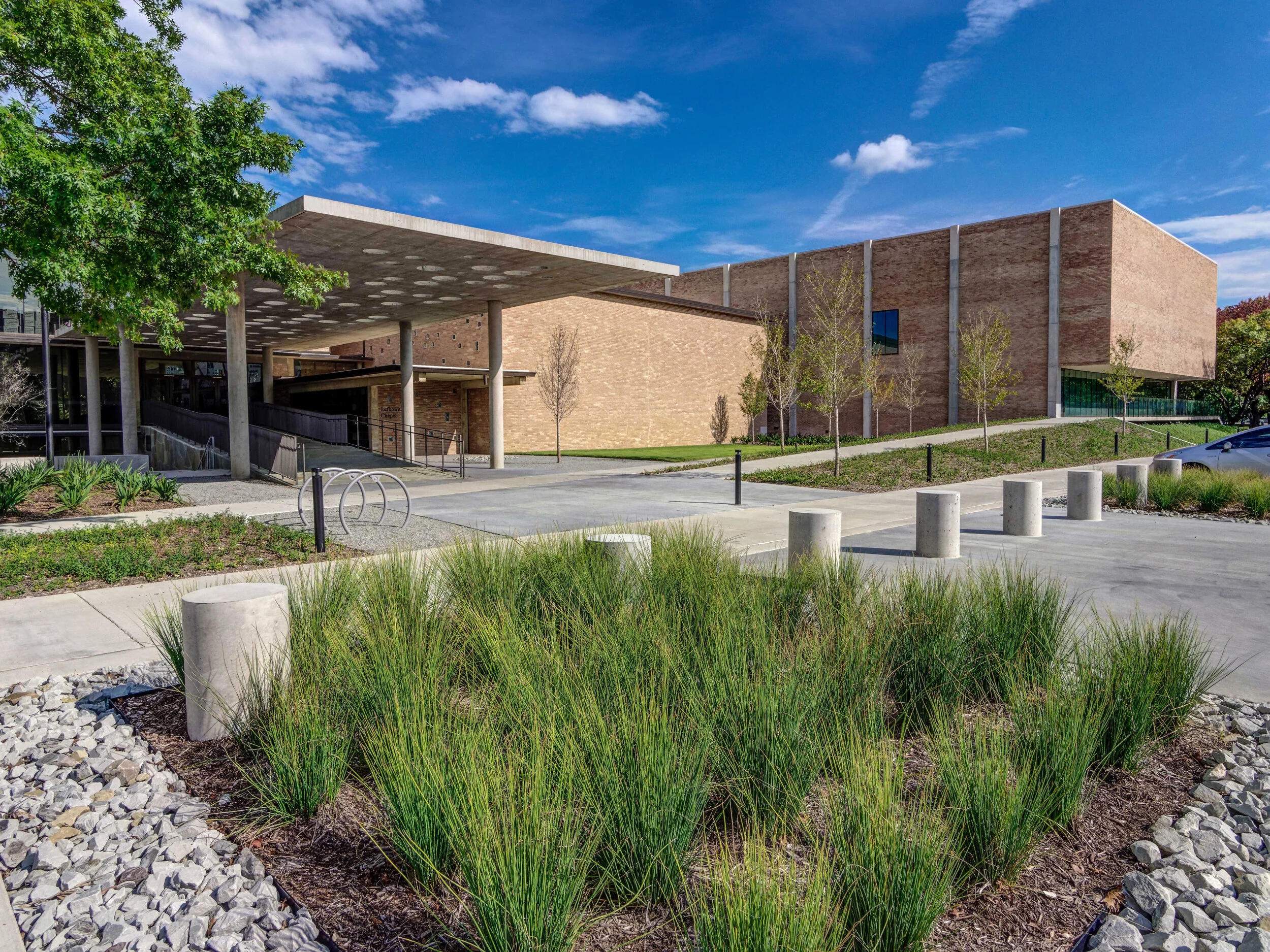 Temple Emanu-El Dallas Tobian Auditorium exterior